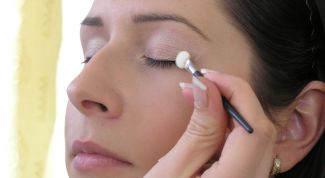 Картинка по теме - как правильно наносить тени