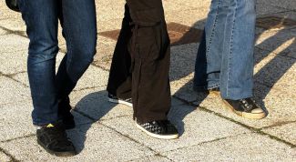 Картинка по теме - как подобрать размер брюк