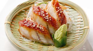 Картинка по теме - как приготовить копченого угря