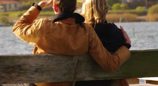 Картинка по теме - как привлечь внимание парня на улице