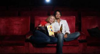 Картинка по теме - как поцеловать парня в кино