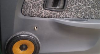 Картинка по теме - как установить динамики в передние двери