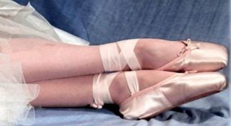 Картинка по теме - как надеть пуанты