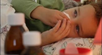 Картинка по теме - как лечить насморк у малышей