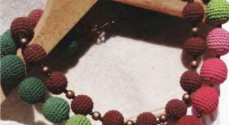 Картинка по теме - как сделать вязаные бусы