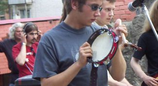 Картинка по теме - как играть на бубне