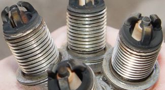 Картинка по теме - как выкрутить сломанную свечу