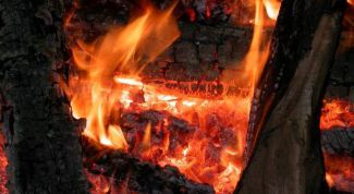 Картинка по теме - как получить древесный уголь