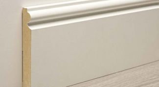 Картинка по теме - как прикрепить плинтус к бетонной стене