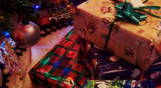 Картинка по теме - как делать елочные игрушки из бумаги