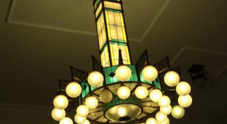 Картинка по теме - как заменить патрон в люстре