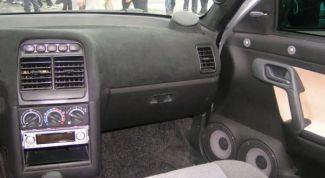 Картинка по теме - как избавиться от скрипа в салоне