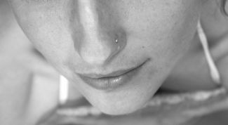 Картинка по теме - как вводить свечи вагинально