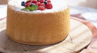 Картинка по теме - как украсить праздничный торт