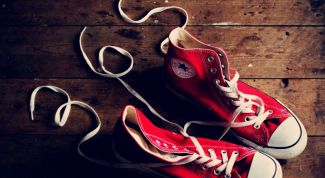 Картинка по теме - как завязать высокие кеды