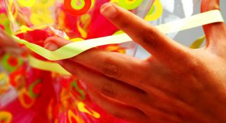 Картинка по теме - как упаковывать в подарочную бумагу