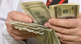 Картинка по теме - как перечислить деньги физическому лицу