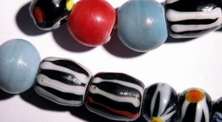 Картинка по теме - как сделать бусы из полимерной глины