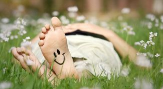 Картинка по теме - как избавиться от сухости пяток