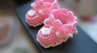 Картинка по теме - как вязать крючком пинетки