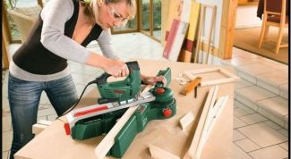 Картинка по теме - как выпилить угол на плинтусе