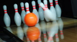 Картинка по теме - как научиться мастерски играть в боулинг