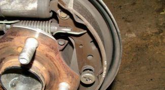 Картинка по теме - как проверить износ колодок