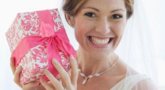 Картинка по теме - как оформить подарок на свадьбу