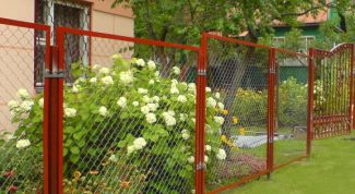 Картинка по теме - как натянуть сетку рабицу