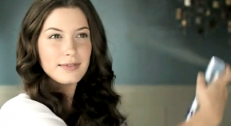 Картинка по теме - как уложить волосы лаком