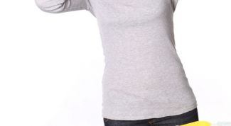 Картинка по теме - как отстирать следы от пота