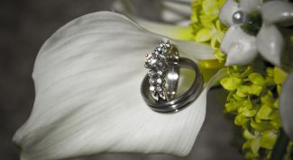 Картинка по теме - как подарить оригинально кольцо