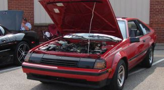 Картинка по теме - как открыть капот, если тросик оборван