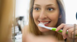 Картинка по теме - что делать, если кровоточат десны