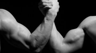 Картинка по теме - что делать, если болит плечо