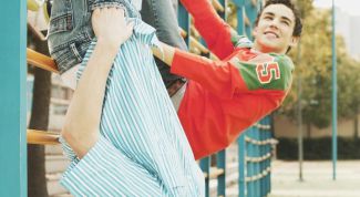 Картинка по теме - как выбрать шведскую стенку