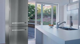 Картинка по теме - как перевесить двери холодильника индезит