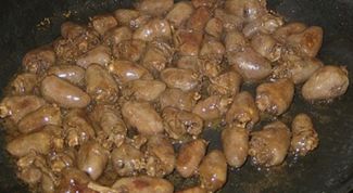 Картинка по теме - как жарить куриные сердечки