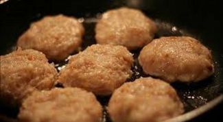 Картинка по теме - как жарить куриные котлеты