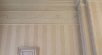 Картинка по теме - как соединить углы потолочного плинтуса
