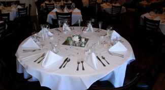 Картинка по теме - как сшить скатерть для круглого стола