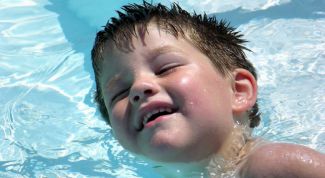 Картинка по теме - что делать при попадании воды в ухо