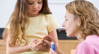 Картинка по теме - как обработать рану ребенку