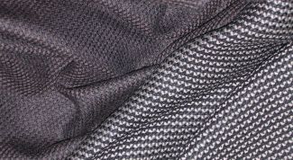 Картинка по теме - как удалить пятно от тонального крема