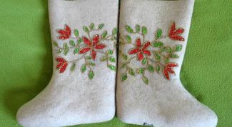 Картинка по теме - как украсить валенки бисером