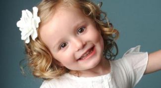 Картинка по теме - как сделать новогоднюю прическу девочке