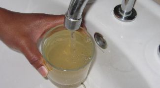 Картинка по теме - почему вода желтеет