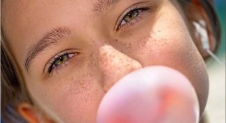 Картинка по теме - как очистить ткань от жвачки