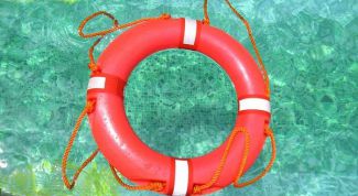 Картинка по теме - как спасти тонущего человека