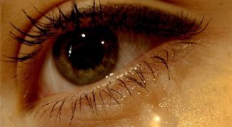 Картинка по теме - почему слезятся глаза